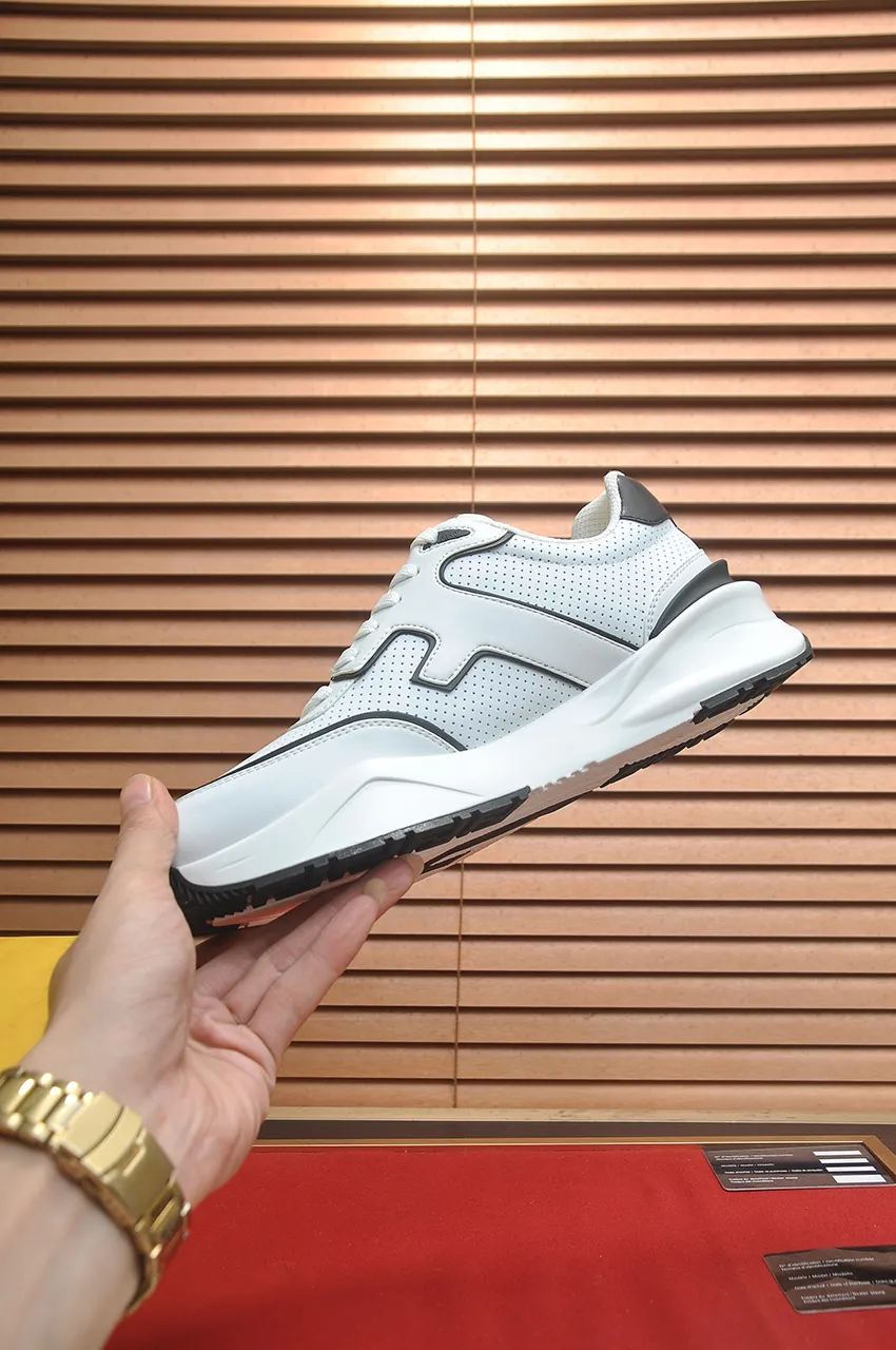 Men's shoes 💰600💶 [Fendi] The latest casual sports shoes 🔥 Many 💑 stars have the same style FD match. The original version is a one-to-one replica. Designer Kim Jones's first fendi match and Donkey brand Trainer basketball sneakers. Material: Original silk mesh. Lining: Breathable mesh. Packaging: Original 1:1 matching high-end packaging. Size: 38-45 (45 is custom-made and cannot be returned or exchanged)